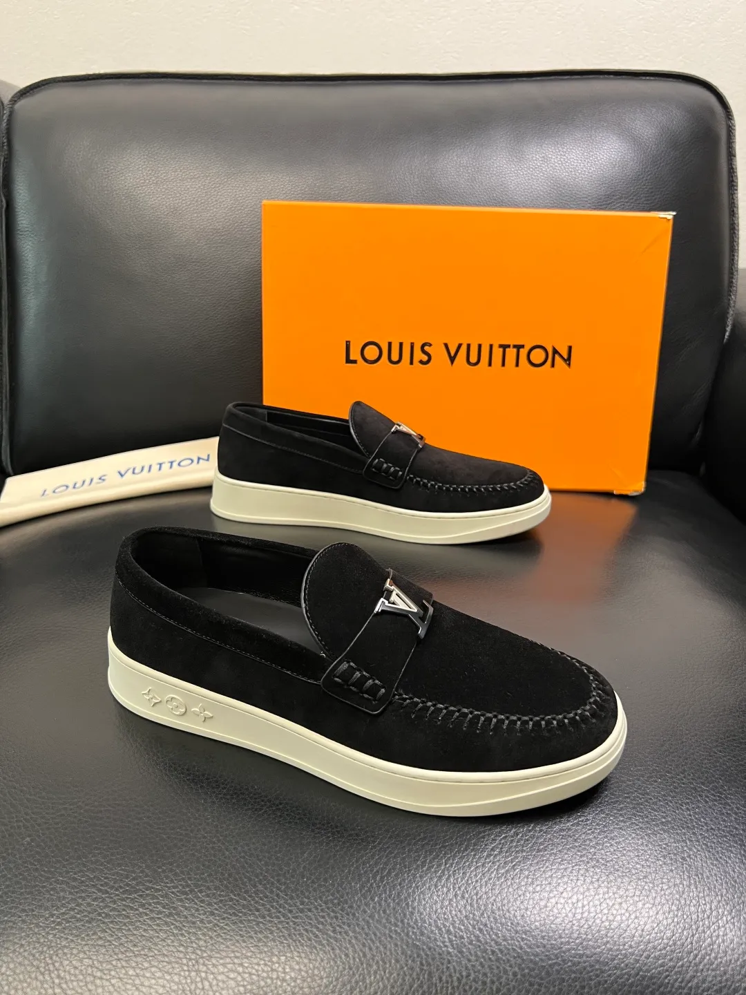 Men's shoes 💰740 Lv high quality top crafts Louis Vuitton, sports sneakers counter synchronization, uppers imported from Italy, high-quality splicing colorful complex crafts, imported mesh pads soft and comfortable, soles: original soles specially provided by the original factory, T men's shoes 💰U exclusive movable molded soles super comfortable, original factory single goods, code number 38-44 (customized 45)